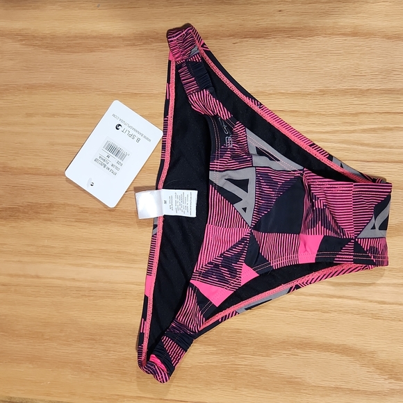 B Split Sport Bikini - Picture 2 of 4